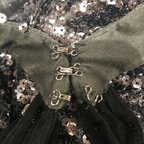 FAVIANA COUTURE‎ SILVER SEQUIN MINI DRESS STRAPLESS V-NECK BODYCON WOMEN'S 8 - Picture 7 of 7